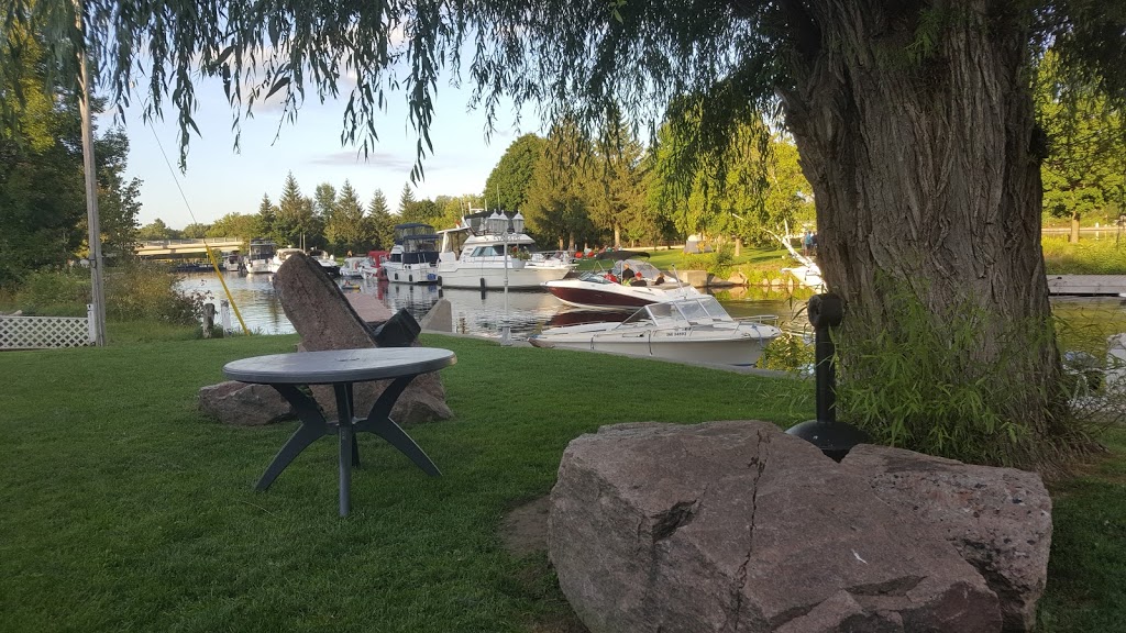 Mainstreet Landing | 1939 Lakehurst Rd, Buckhorn, ON K0L 1J0, Canada | Phone: (705) 657-9094