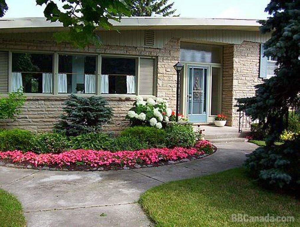 Lyons Den Bed & Breakfast | 18 University Ave E, Guelph, ON N1G 1M9, Canada | Phone: (519) 821-2556