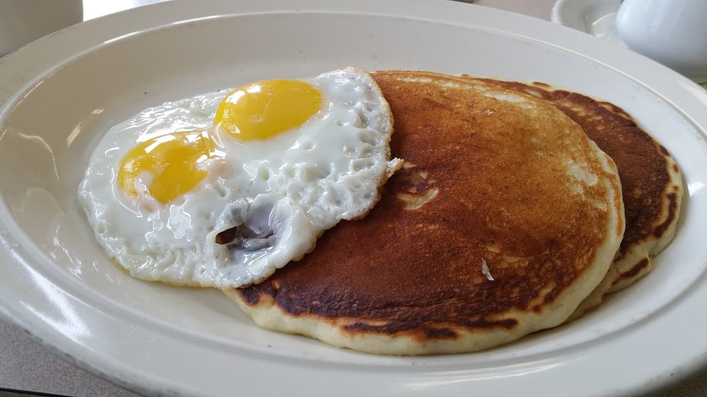 Golden Coin Restaurant | 6151 Westminster Hwy, Richmond, BC V7C 4R9, Canada | Phone: (604) 270-2732