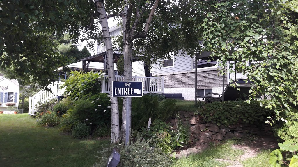 Gîte Maison Parc Delormier | 7713 Rue Notre Dame O, Trois-Rivières, QC G9B 1M4, Canada | Phone: (819) 377-5636