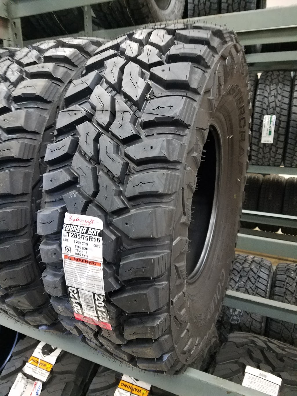 Les Schwab Tire Center | 210 Birch Bay Lynden Rd, Lynden, WA 98264, USA | Phone: (360) 354-1446