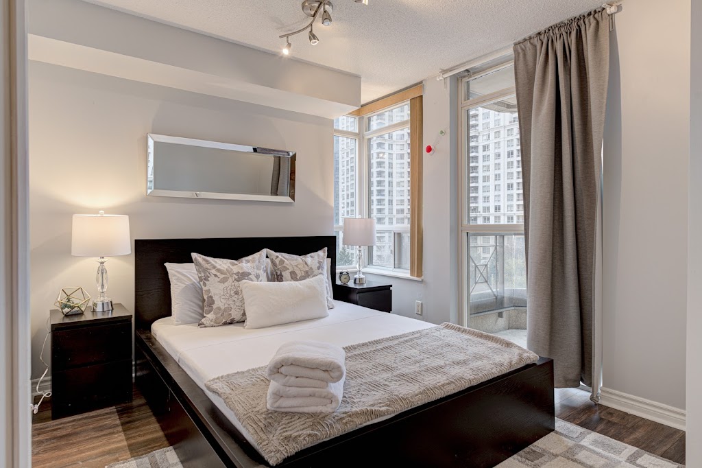 Pelicanstay at Square One Mall | 3880 Duke of York Blvd, Mississauga, ON L5B 4M7, Canada | Phone: (647) 479-7060