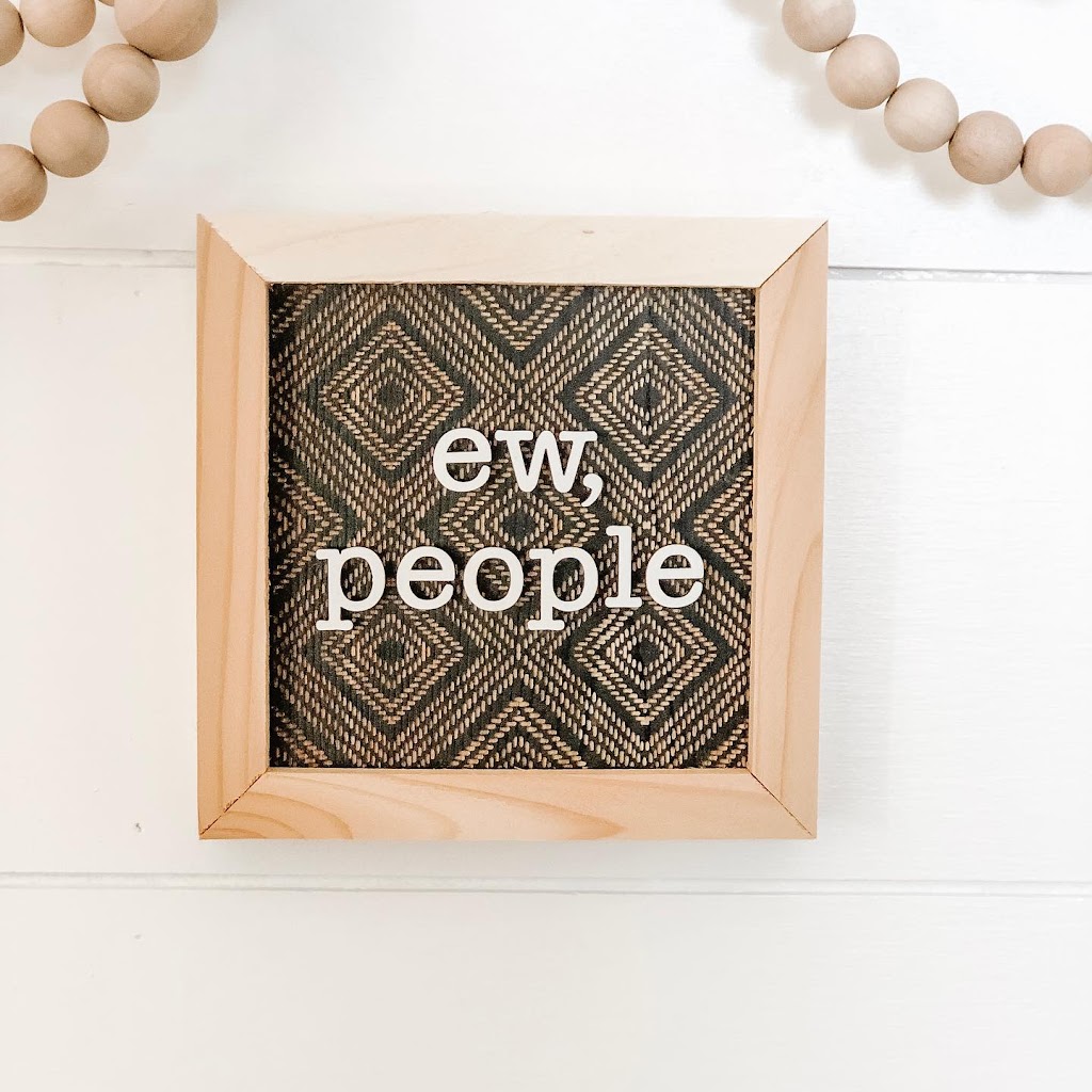 Little w Studio | 881 E Lakeview Rd, Chestermere, AB T1X 1B1, Canada | Phone: (403) 901-8599