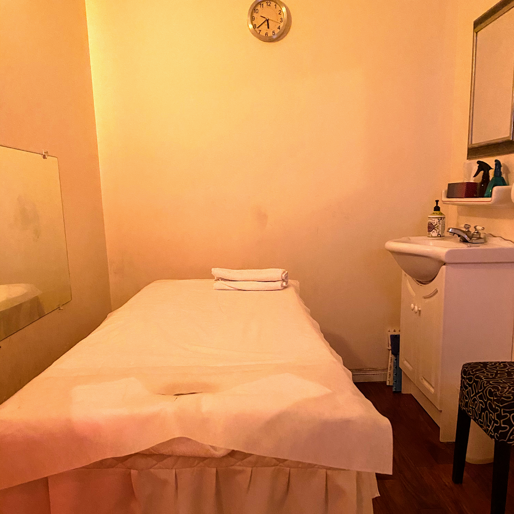 Hollywood Spa | 4578 Yonge St, North York, ON M2N 5L7, Canada | Phone: (416) 222-5554