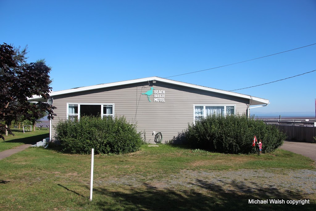 Beach Breeze Motel | 127 Evangeline Beach Rd, Grand Pré, NS B0P 1M0, Canada | Phone: (902) 542-5588