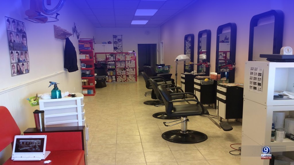Nail Salon Brantford Hair & Nails 2000 | 206 King George Rd, Brantford, ON N3R 5L3, Canada | Phone: (519) 759-7807