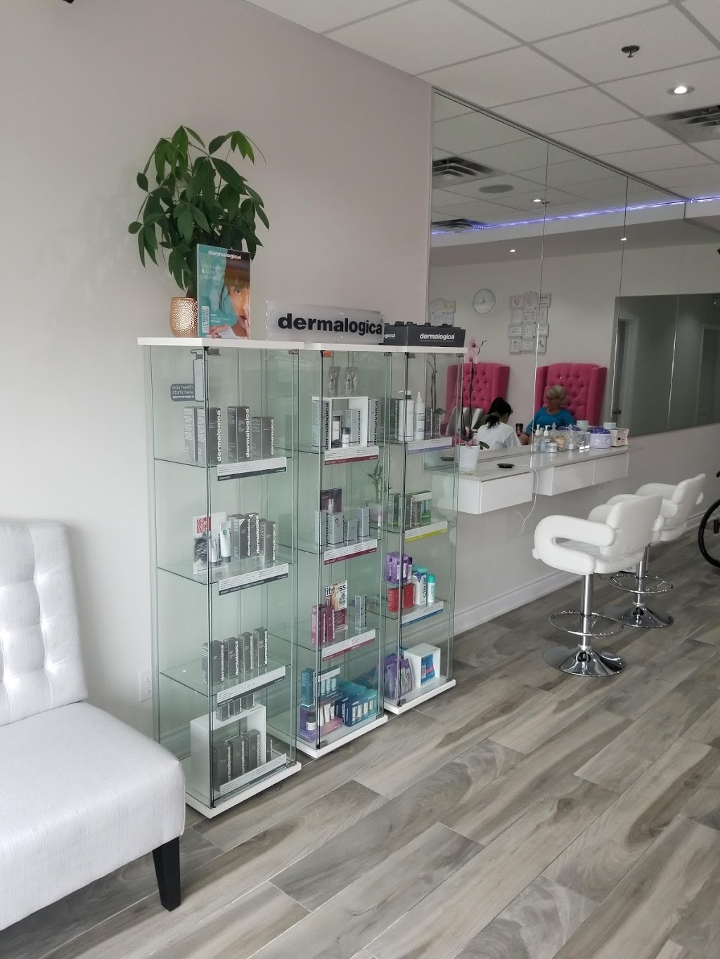 Lavelle Beauty Boutique | 2501 Guelph Line #1A, Burlington, ON L7M 2A3, Canada | Phone: (905) 336-7371