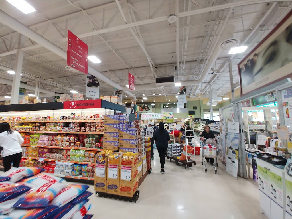 Richmond Centre | 9737 Yonge St, Richmond Hill, ON L4C 1V7, Canada | Phone: (905) 770-8290