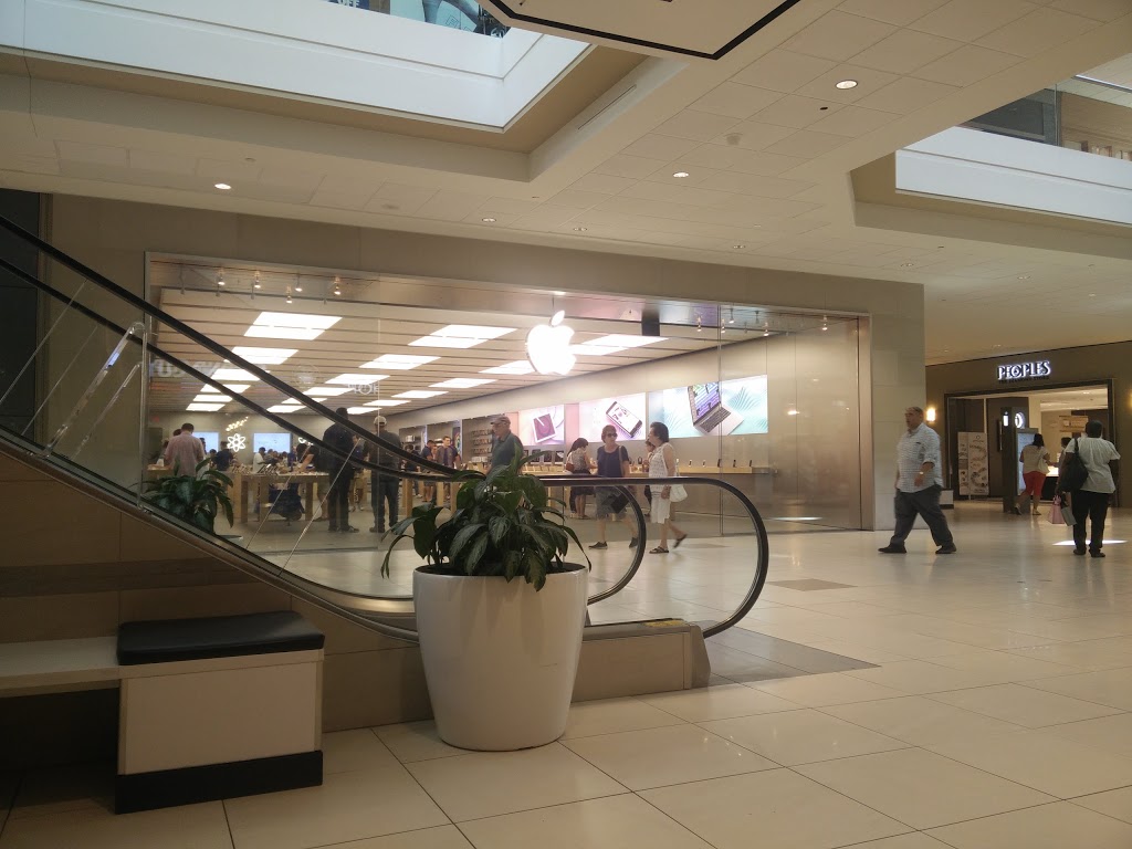 Apple Bayshore Shopping Centre | 100 Bayshore Dr, Nepean, ON K2B 8C1, Canada | Phone: (613) 288-7950