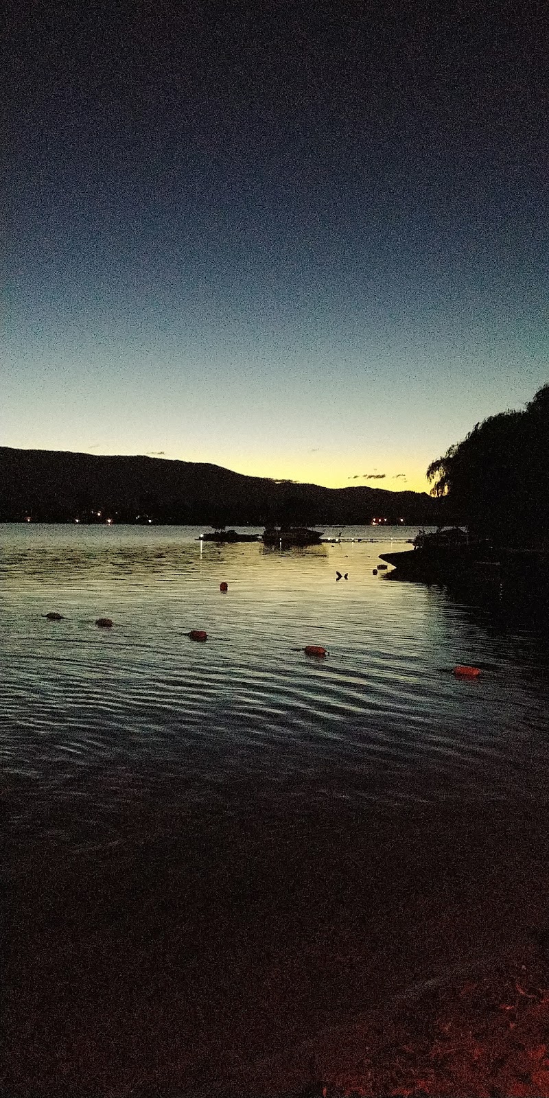 Waltons Lakefront Resort | 3207 Lakeshore Dr, Osoyoos, BC V0H 1V6, Canada | Phone: (250) 495-7033