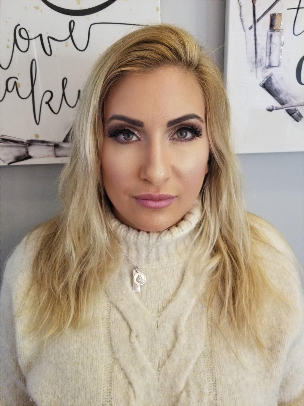 Dollface Make-Up & Hair | 8664 Dogwood Cres, Niagara Falls, ON L2H 0K9, Canada | Phone: (905) 351-6767
