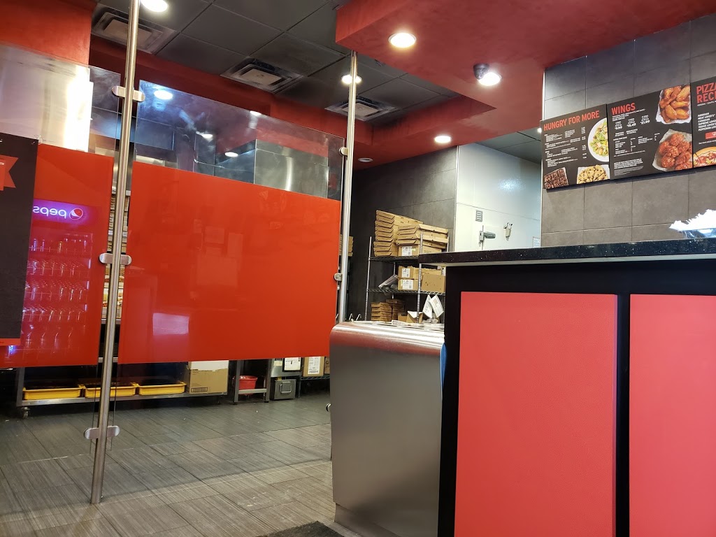 Pizza Hut | 1561 The Queensway, Etobicoke, ON M8Z 1T8, Canada | Phone: (416) 253-5275
