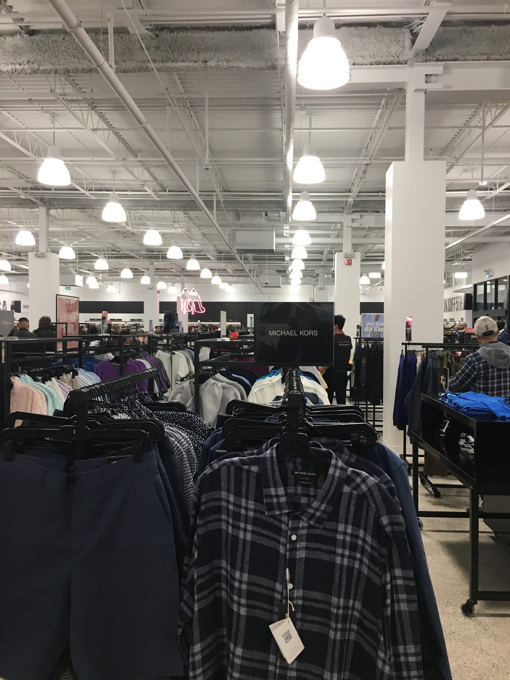 Saks OFF 5TH | CF MARKVILLE, 5000, Hwy 7 UNIT 3001, Markham, ON L3R 4M9, Canada | Phone: (905) 940-1198