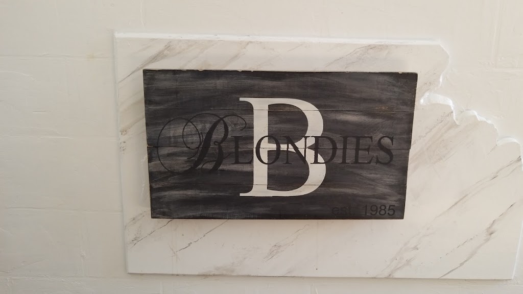 Blondies Hair Studio | 47 Worsley St, Barrie, ON L4M 1L7, Canada | Phone: (705) 722-4798