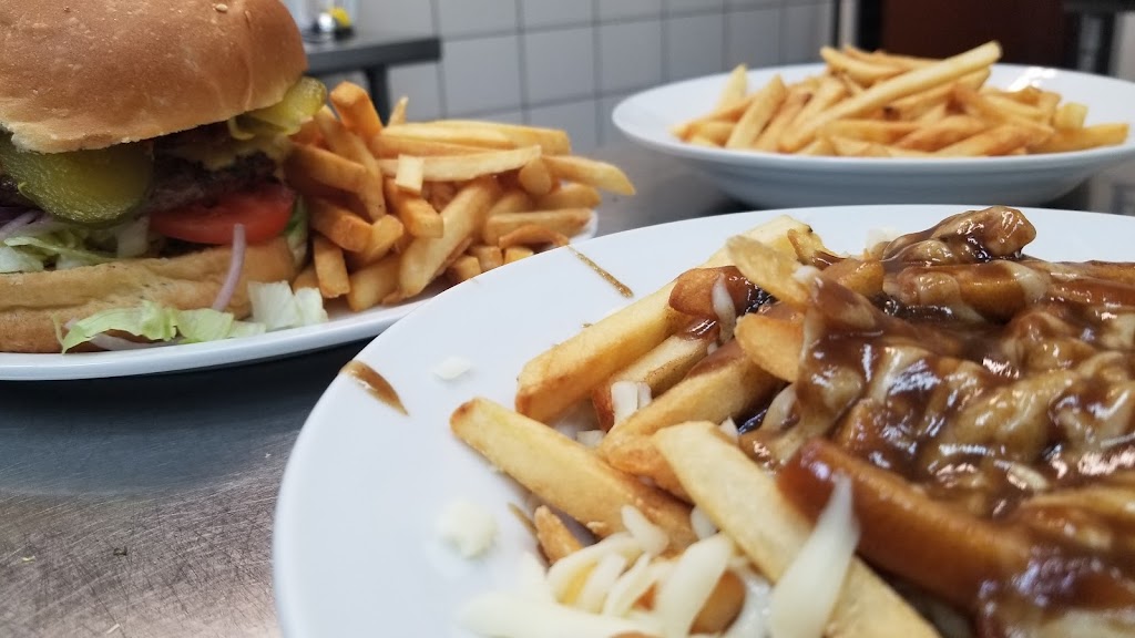 Sideways Bar and Grill | 18-22 Bridge St W, Campbellford, ON K0L 1L0, Canada | Phone: (705) 947-2333