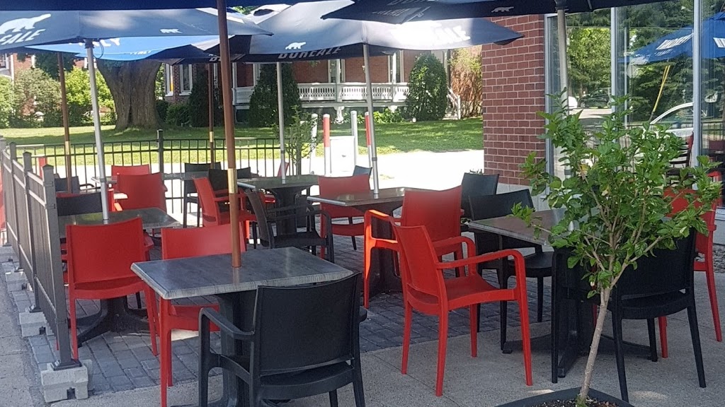 Restaurant La Belle Princesse Inc | 227 Avenue Béthany, Lachute, QC J8H 2M6, Canada | Phone: (450) 562-8553