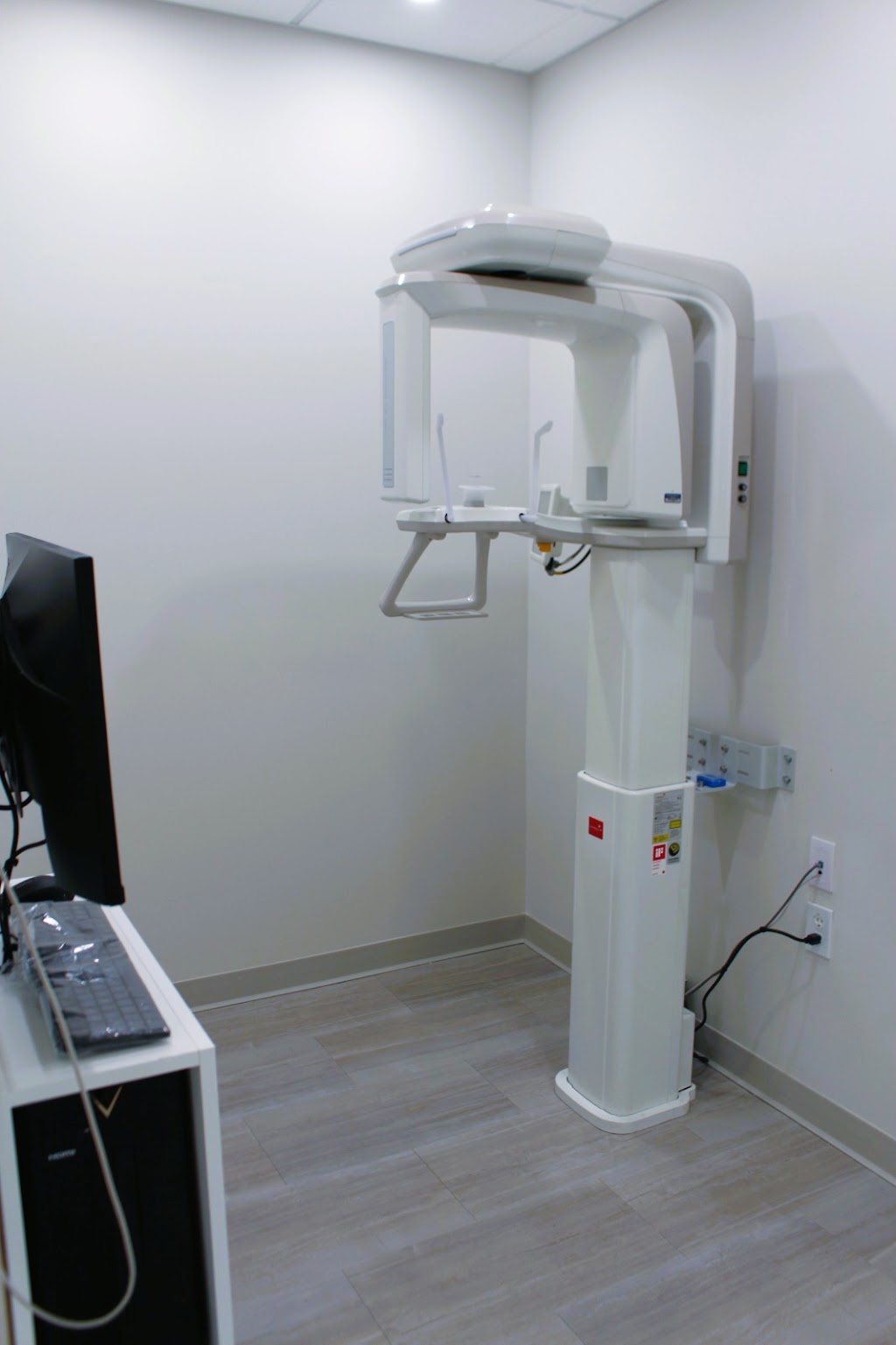 Simply White Dental | 358 175a St Unit 104, Surrey, BC V3Z 6S7, Canada | Phone: (778) 200-1007