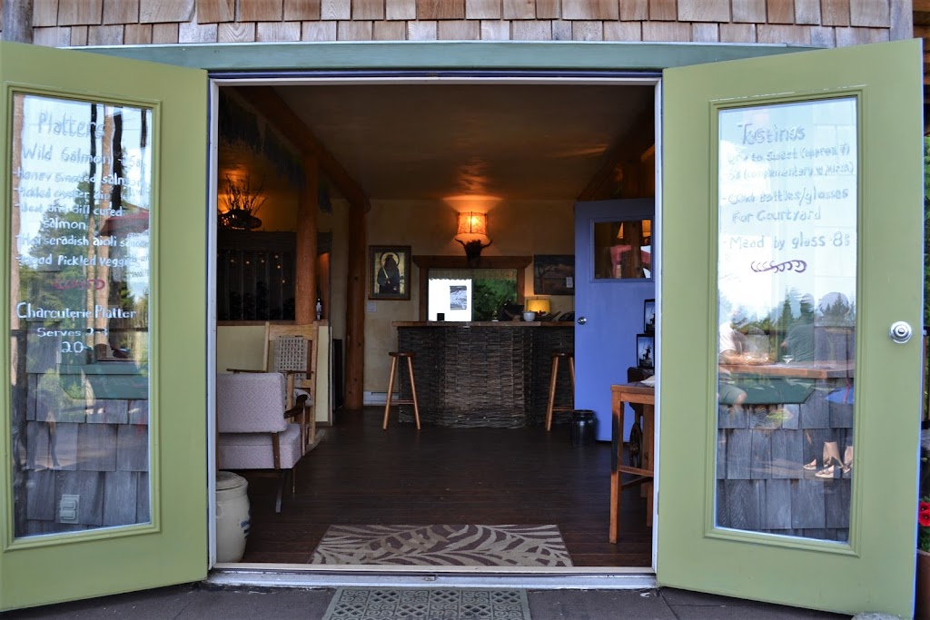 Middle Mountain Mead | 3505 Euston Rd, Hornby Island, BC V0R 1Z0, Canada | Phone: (250) 335-1397