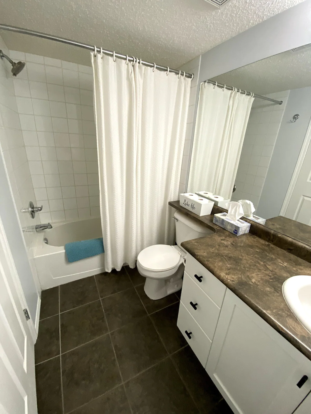 Cozy Lakeview Condo | 205 3rd Ave Unit 1308, Invermere, BC V0A 1K7, Canada | Phone: (403) 667-8332