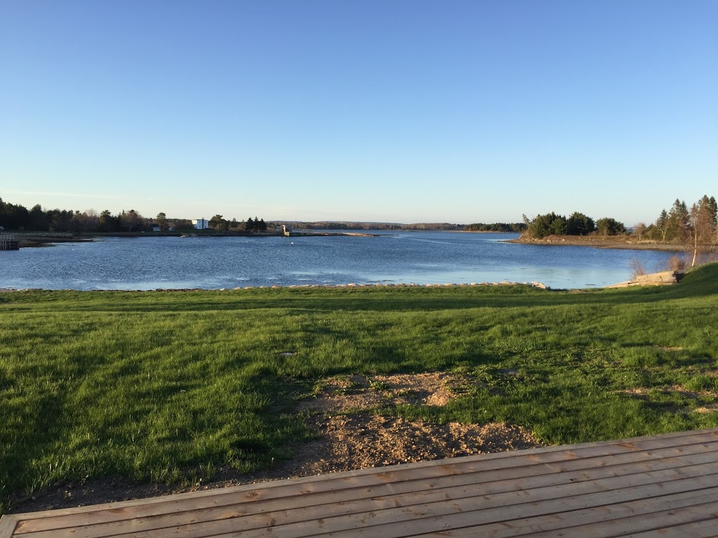 Across The Cove Beach House | 189 Martins Point Road, RR2, Mahone Bay, NS B0J 2E0, Canada | Phone: (902) 478-5454