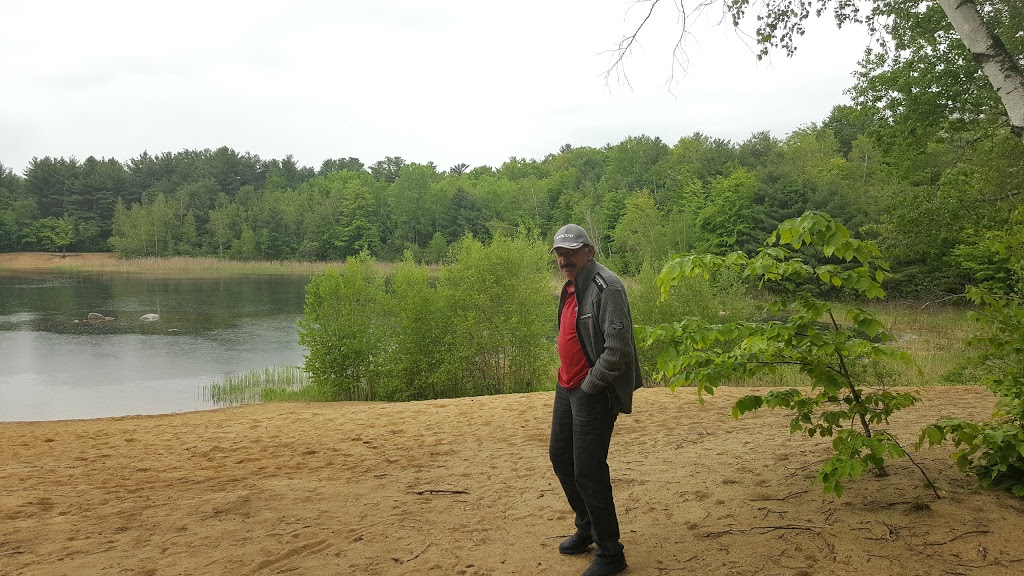 Parc Ivor-McLeod (Parc du lac des Dunes) | Rue Yearling, Saint-Lazare, QC J7T, Canada | Phone: (450) 424-8000
