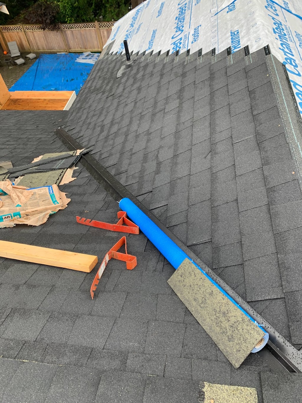 J canadian roofing | 6368 133b St, Surrey, BC V3X 1L5, Canada | Phone: (778) 681-1571