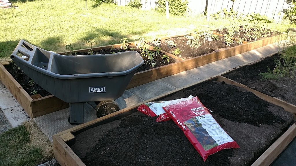 Lowes Garden Centre | 10111 Heart Lake Rd, Brampton, ON L6Z 0E4, Canada | Phone: (905) 843-4300