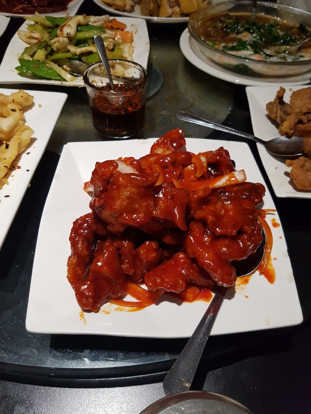 Sun Hong BBQ & Seafood Restaurant | 2037 Wyandotte St W, Windsor, ON N9B 1J8, Canada | Phone: (519) 255-7808