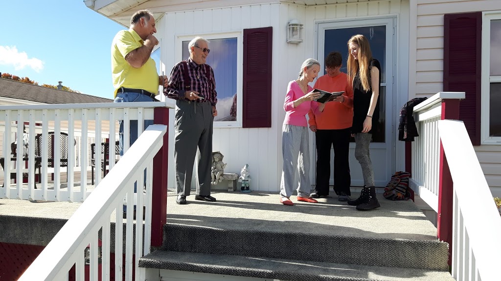 A Shoebox of Memories | 1404 JV Parkway, Severn, ON L3V 0V4, Canada | Phone: (705) 325-4061