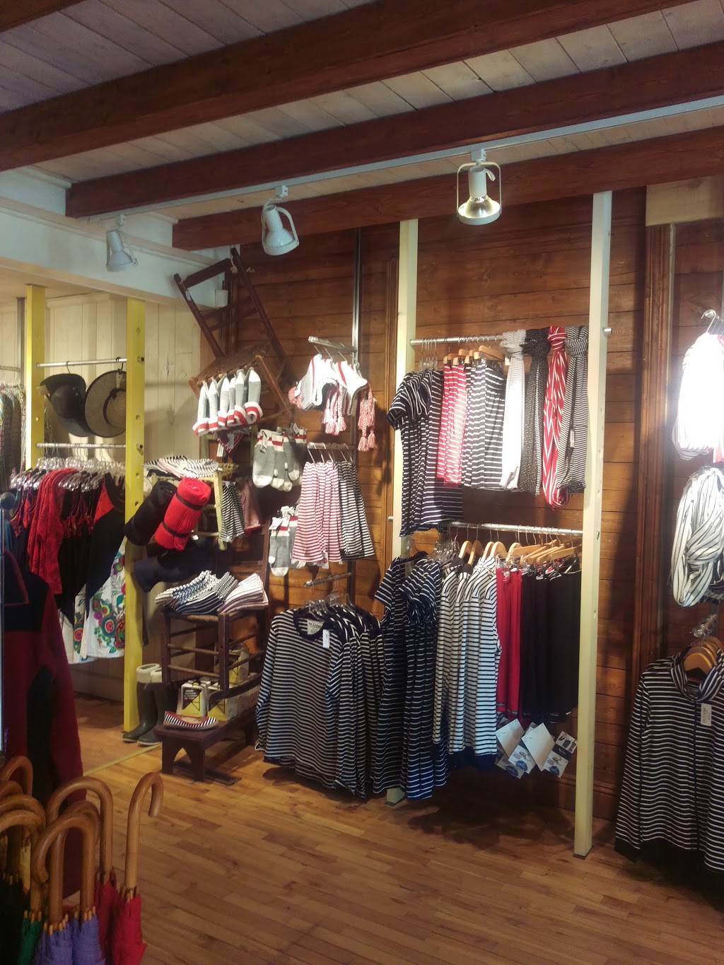 Café Boutique La Maison Smith | 8700 Chemin Royal, Sainte-Pétronille, QC G0A 4C0, Canada | Phone: (418) 828-0598