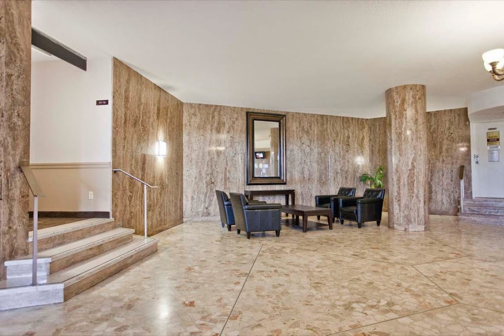 Applewood Towers Apartments | 1055 Bloor St, Mississauga, ON L4Y 2N5, Canada | Phone: (905) 279-2641