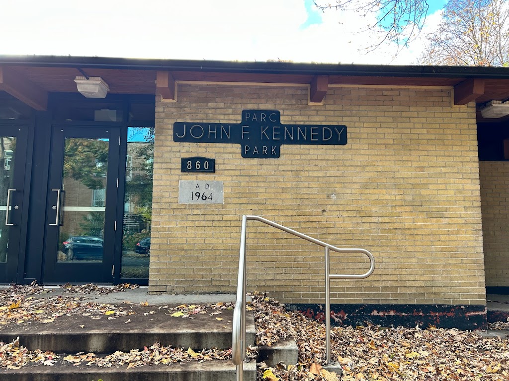 Parc John F.-Kennedy outdoor swimming pool | 860 Av. Outremont, Outremont, QC H2V 3N5, Canada | Phone: (514) 495-6211