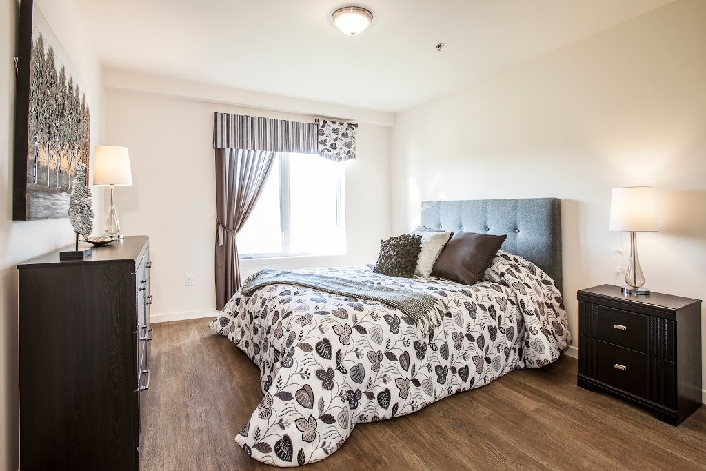 Le Renaissance Thetford Mines | 101 Rue Monfette E, Thetford Mines, QC G6G 1N9, Canada | Phone: (418) 335-3999