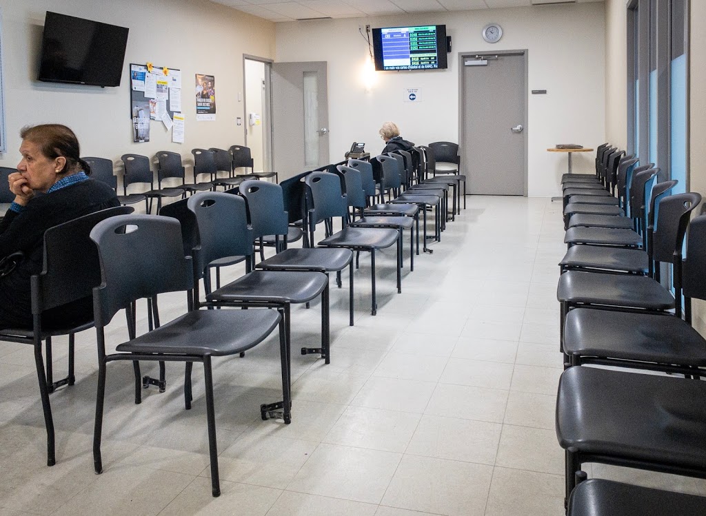CLSC et Centre de services ambulatoires de Vaudreuil-Dorion | 3031 Boulevard de la Gare, Vaudreuil-Dorion, QC J7V 8P2, Canada | Phone: (450) 455-6171