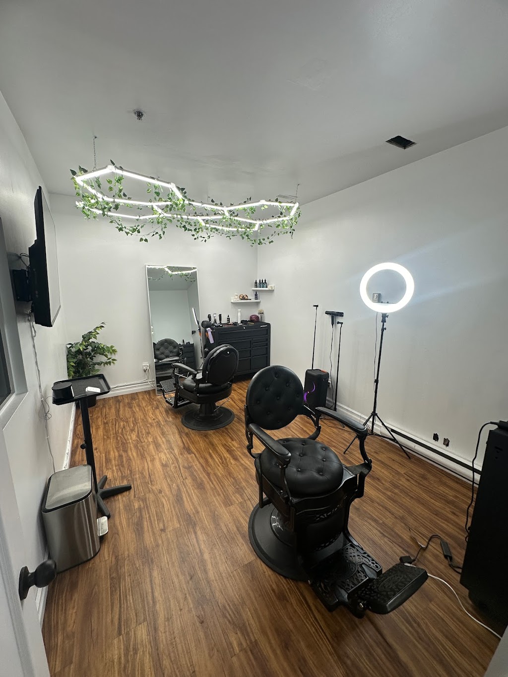 Kasra’s Studio | Male Grooming | 1319 Rue Bergar, Laval, QC H7L 4Z7, Canada | Phone: (438) 530-5606