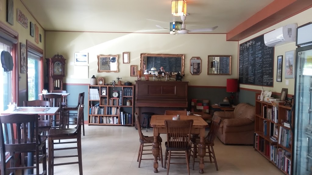 Les Produits Starca Café Bistro | 1395 Rue Saint Joseph, Sainte-Adèle, QC J8B 1G5, Canada | Phone: (450) 745-1700