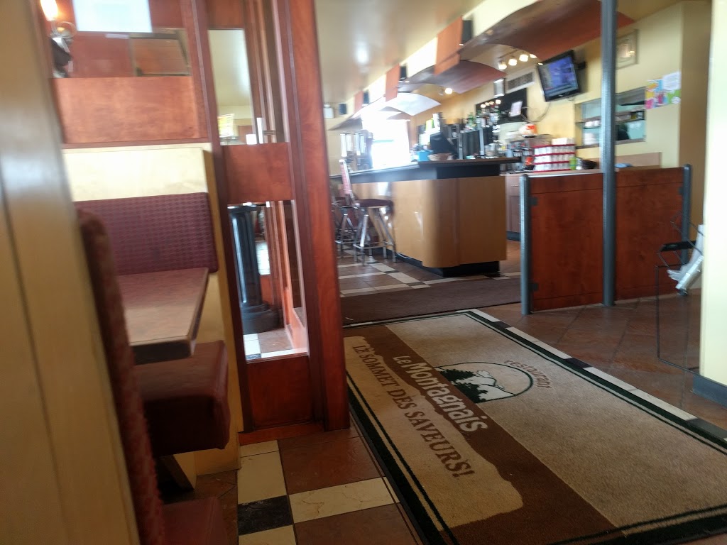 Resto Entre Deux Monts | 334 QC-138, Saint-Tite-des-Caps, QC G0A 4J0, Canada | Phone: (418) 823-2179