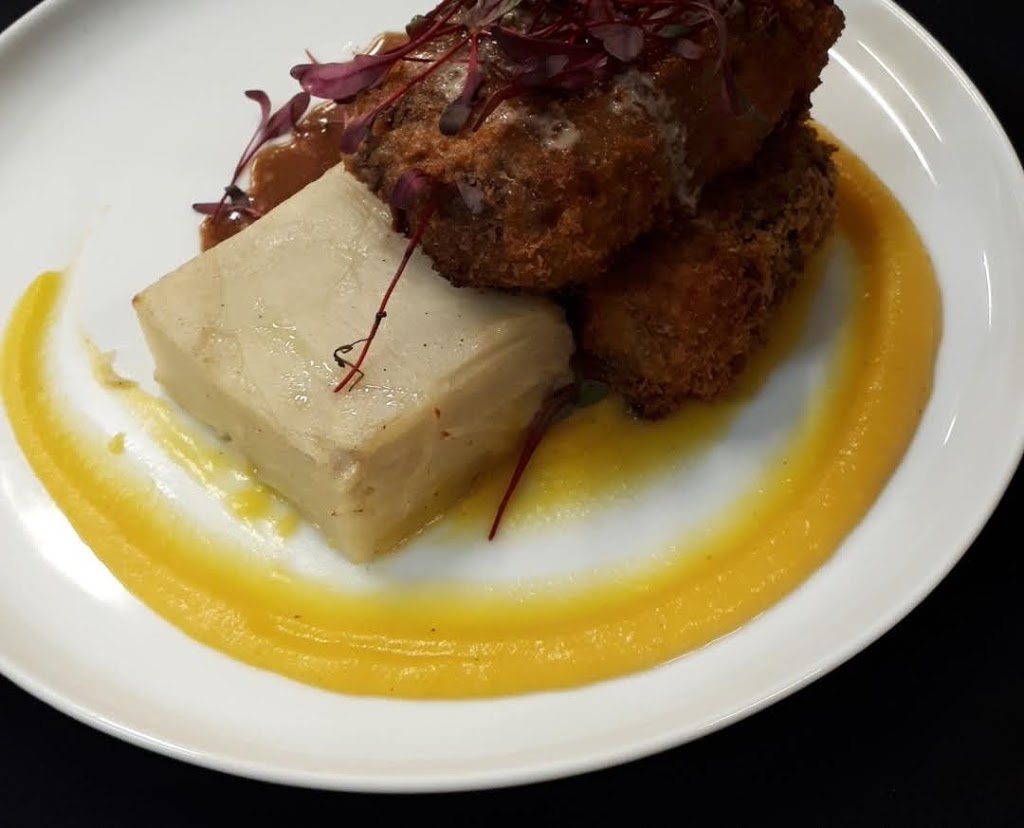 Napoléon | 489 Rue Notre Dame, Montebello, QC J0V 1L0, Canada | Phone: (819) 423-5555