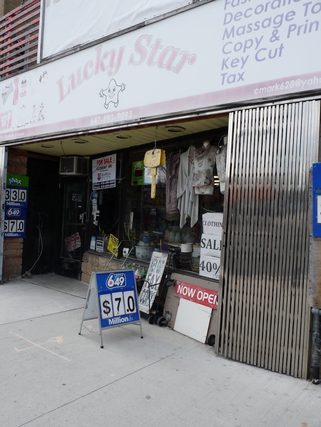 Lucky Star | 2936 Danforth Ave, Toronto, ON M4C 1M5, Canada | Phone: (647) 668-3369