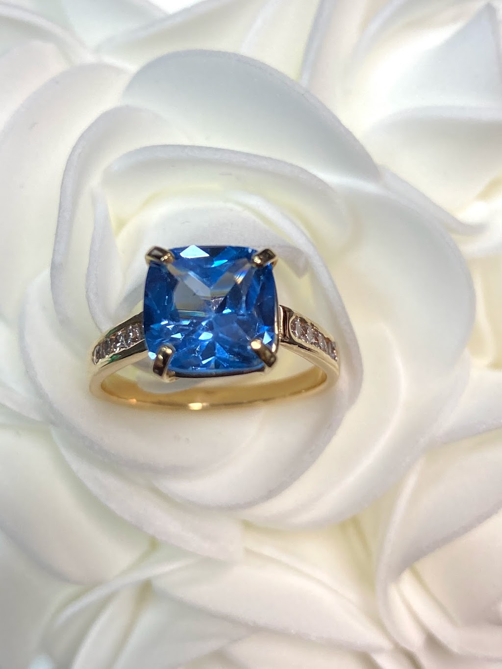C&D Jewellery Limited | 651 Upper James St, Hamilton, ON L9C 5R8, Canada | Phone: (905) 574-0662