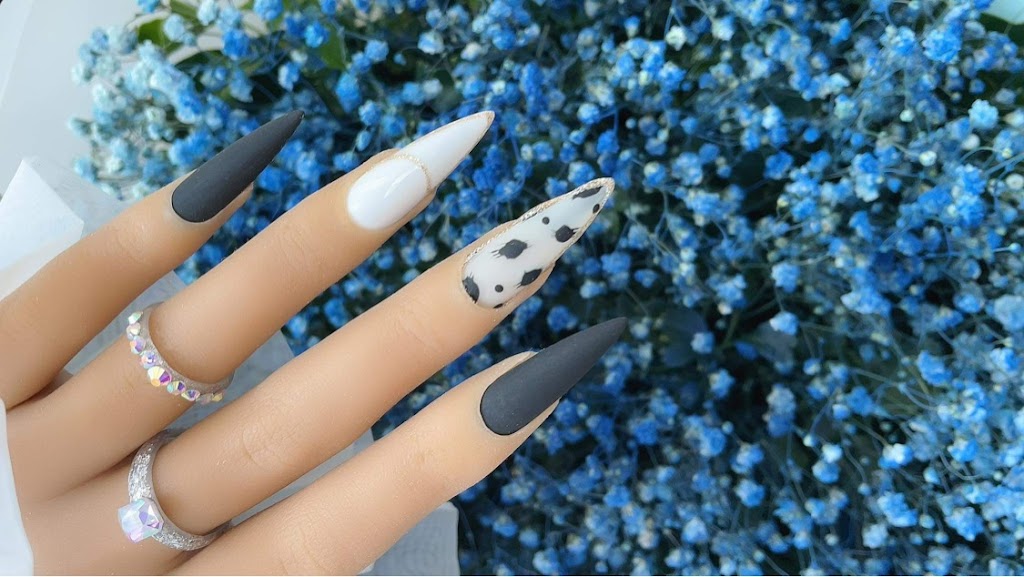 Goldfinger Nails Studio & Spa Ltd. | 8720 Macleod Trail #21, Calgary, AB T2H 0M4, Canada | Phone: (403) 252-5542