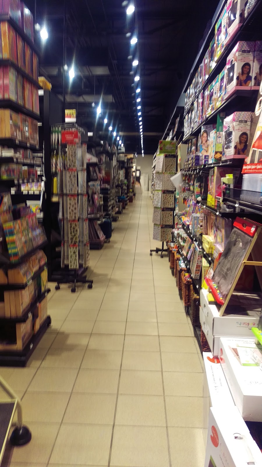 DeSerres | 1975 Rue Fleur-de-Lys, Québec, QC G1M 4B3, Canada | Phone: (418) 529-7693