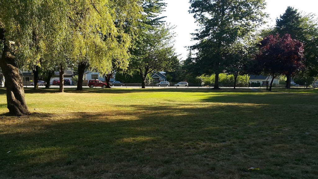 Hammond Market | 20582 Lorne Ave, Maple Ridge, BC V2X 1H1, Canada
