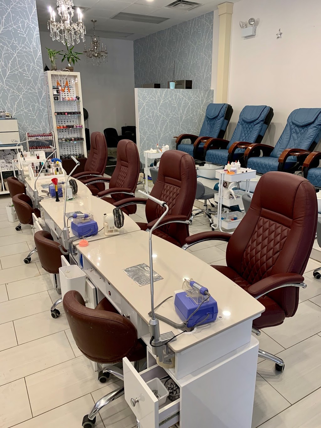 Arctic Nails and Hair Salon | 5846 Drummond Rd #3, Niagara Falls, ON L2G 4L5, Canada | Phone: (905) 357-9339