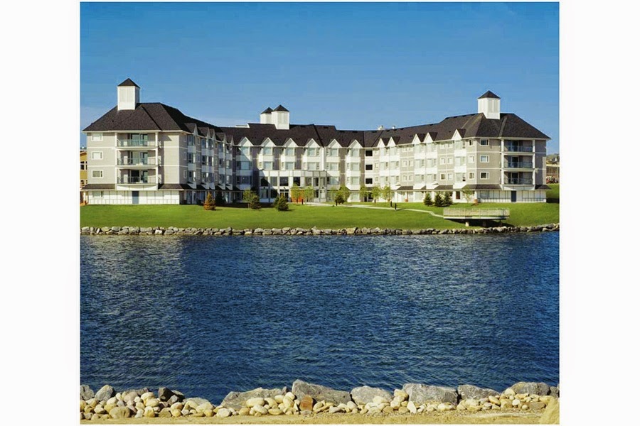 Chartwell Harbours Retirement Residence | 20 Country Village Cove NE, Calgary, AB T3K 5T9, Canada | Phone: (587) 287-3941