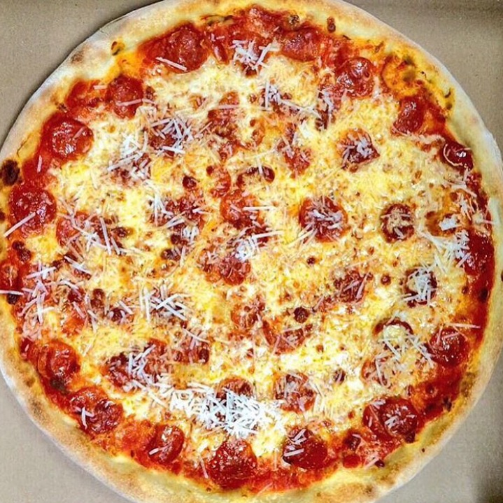 FBI Pizza | 2336 Lake Shore Blvd W, Etobicoke, ON M8V 1B6, Canada | Phone: (416) 251-0101