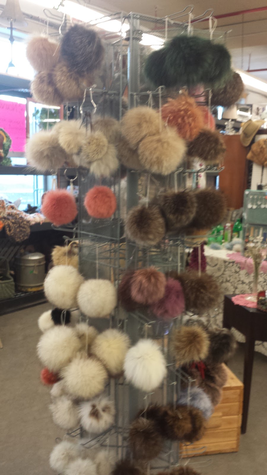 Dollar Import + | 297 Rue Saint-Georges, Windsor, QC J1S 2W7, Canada | Phone: (819) 845-5505