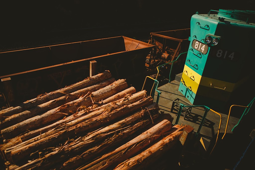 Island Lumber Co. | 646 Wallace Pl, Ladysmith, BC V9G 1P1, Canada | Phone: (855) 925-4411
