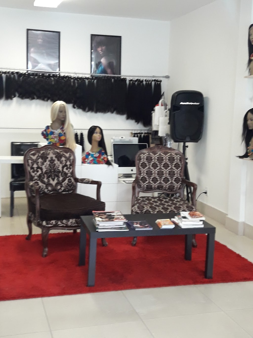 Chiggys Touch Hair Boutique | 2051 Weston Rd, York, ON M9N 1X7, Canada | Phone: (416) 619-5477