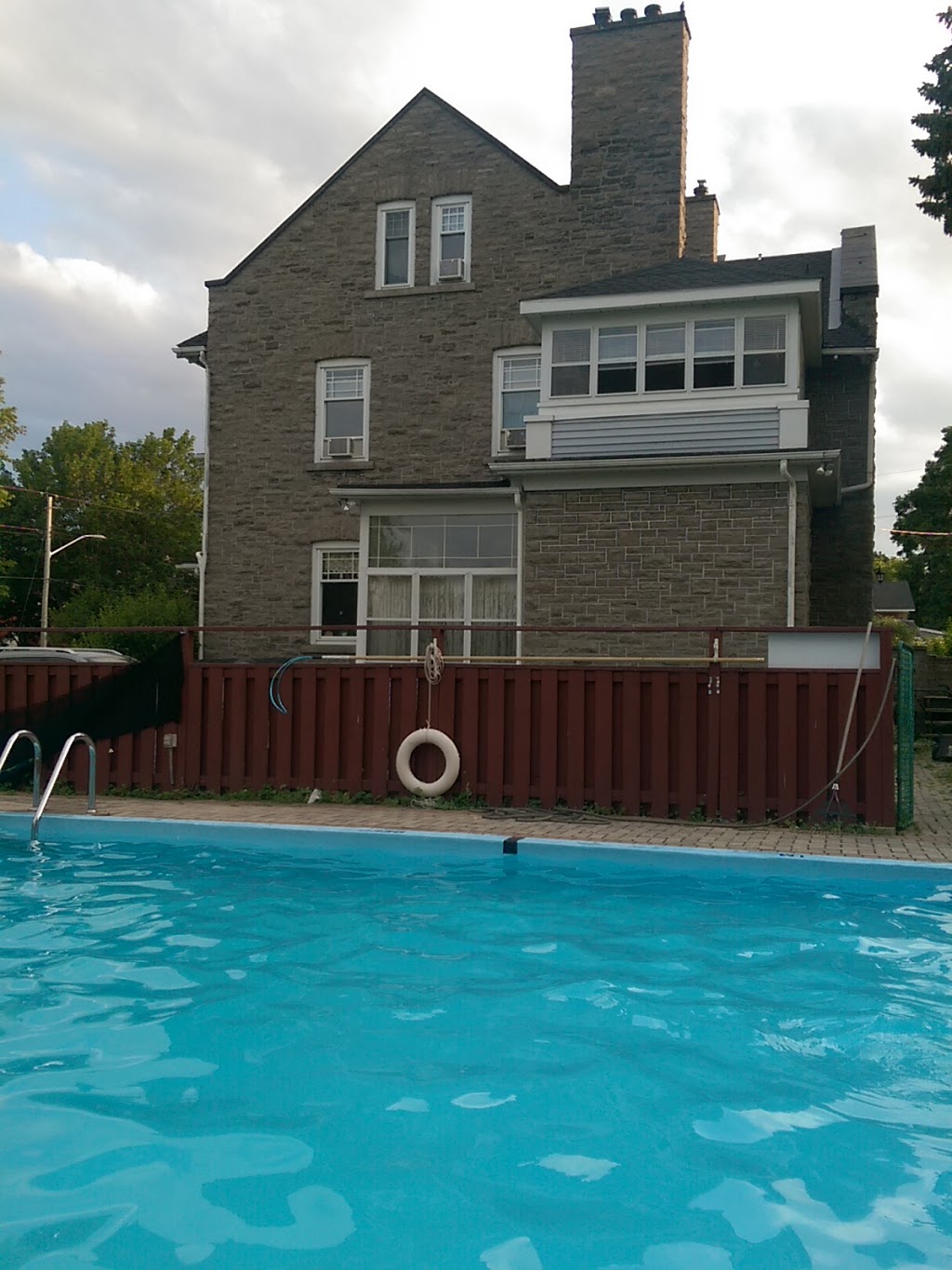 The Colonels Inn | 408 East St, Prescott, ON K0E 1T0, Canada | Phone: (613) 925-2159